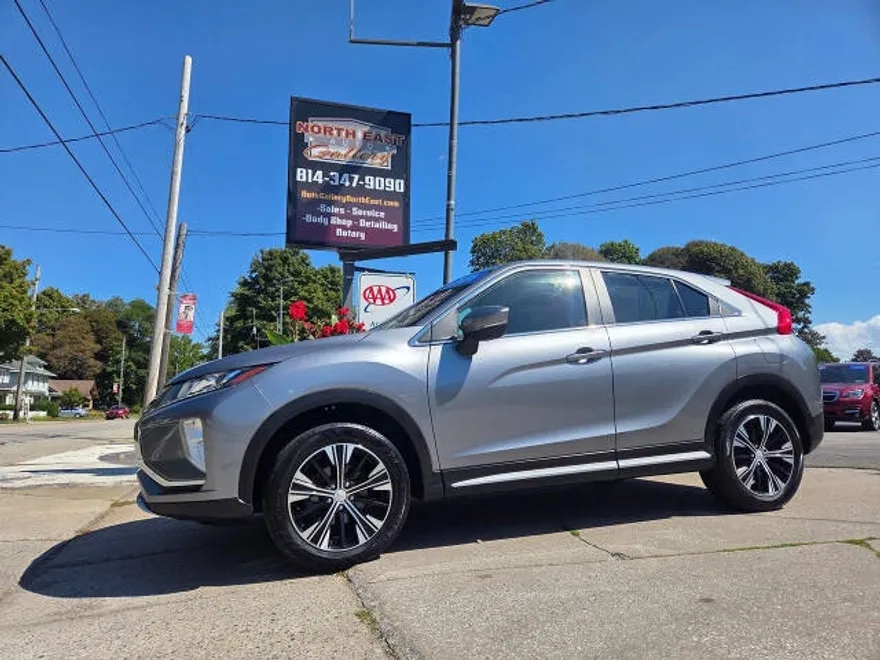 2020 Mitsubishi Eclipse Cross SE photo 1