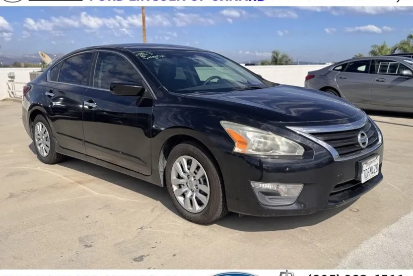 2014 Nissan Altima 2.5 S photo 1