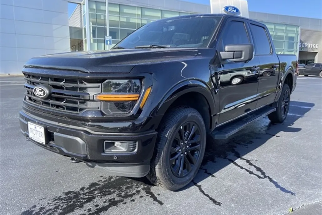 2025 Ford F-150 XLT photo 1
