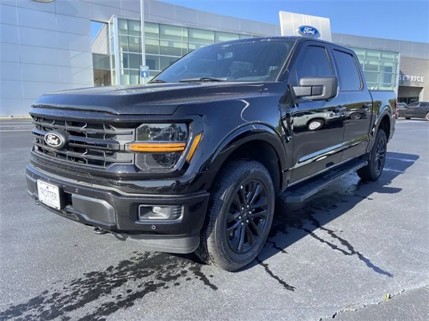 2025 Ford F-150 XLT photo 1