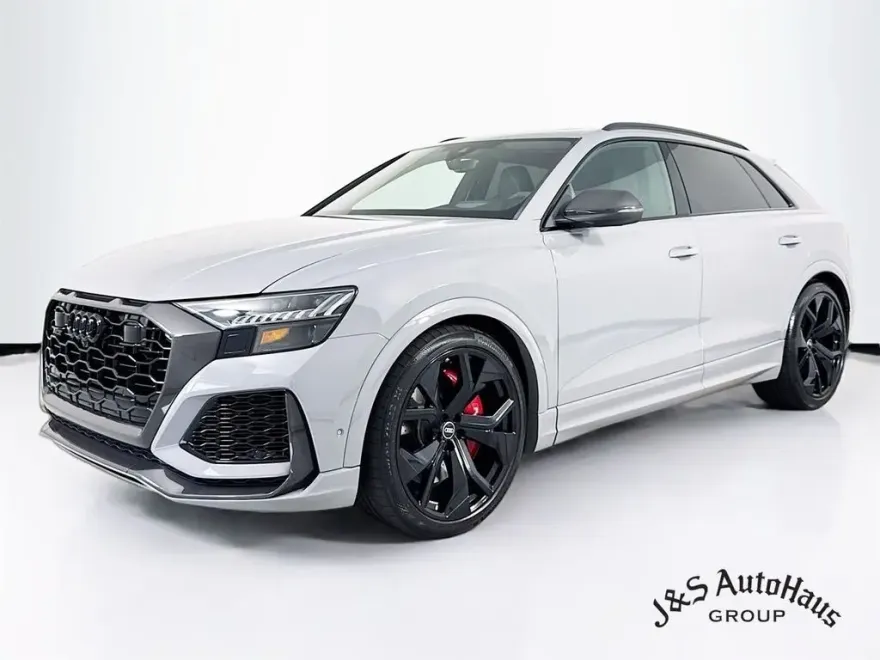 2022 Audi RS Q8 photo 1