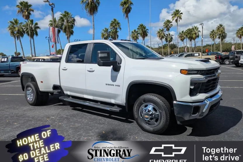 2024 Chevrolet Silverado 3500HD LT photo 1