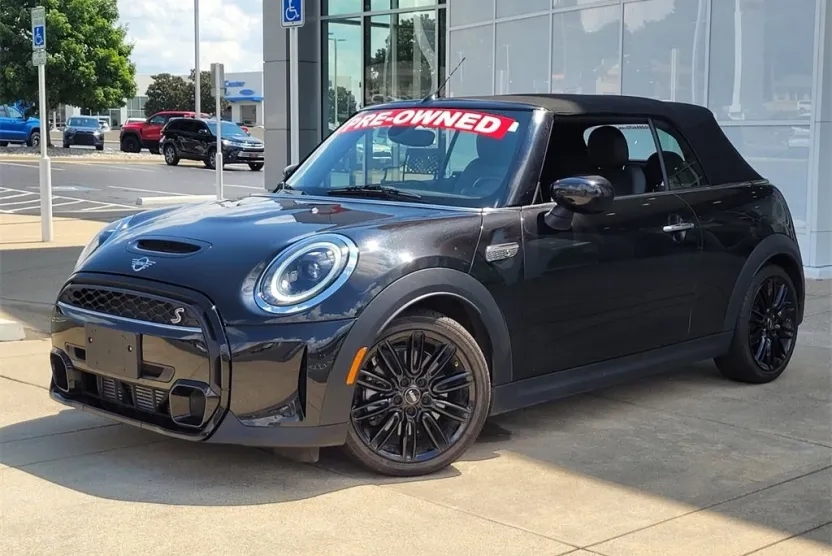 2024 Mini Cooper Convertible S photo 1