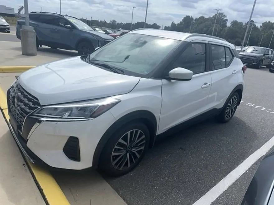 2023 Nissan Kicks SV photo 1