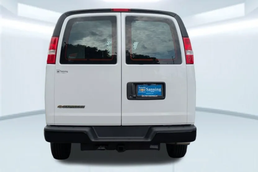 2025 Chevrolet Express Cargo 2500 photo 1
