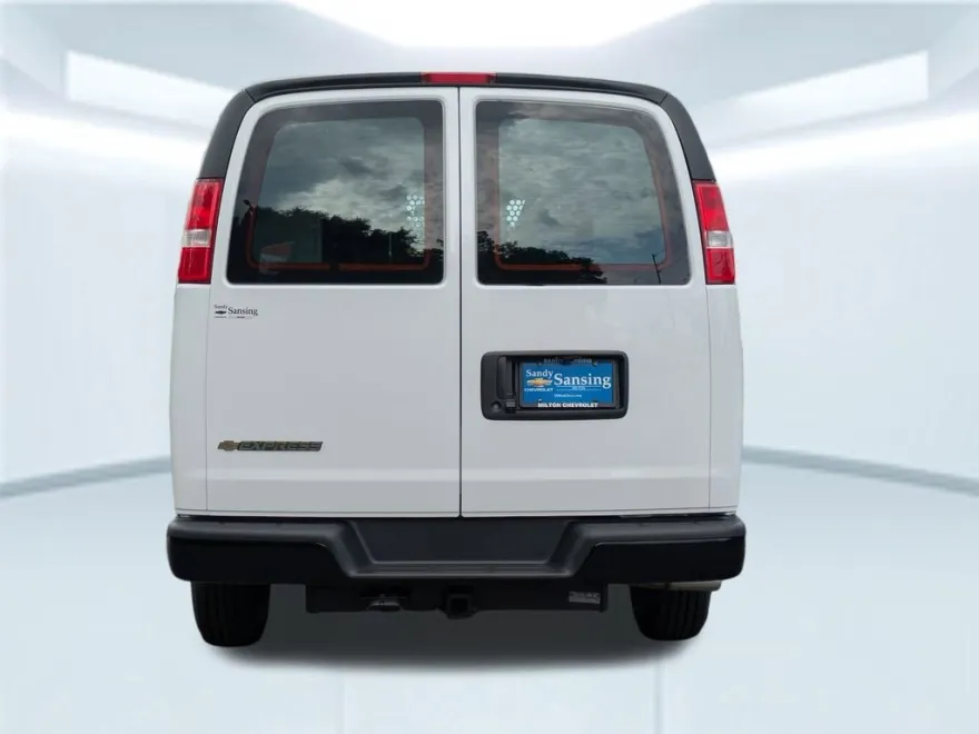 2025 Chevrolet Express Cargo 2500 photo 1