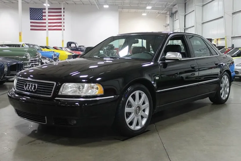 2001 Audi S8 photo 1