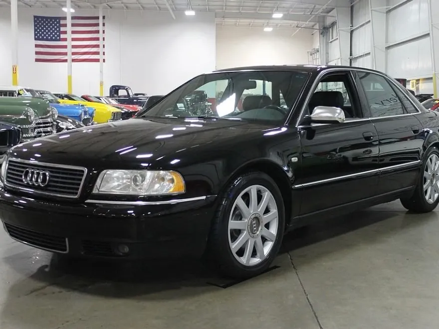 2001 Audi S8 photo 1