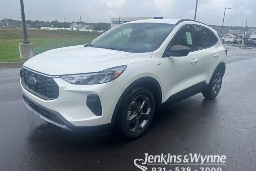 2026 Ford Escape ST-Line photo 1