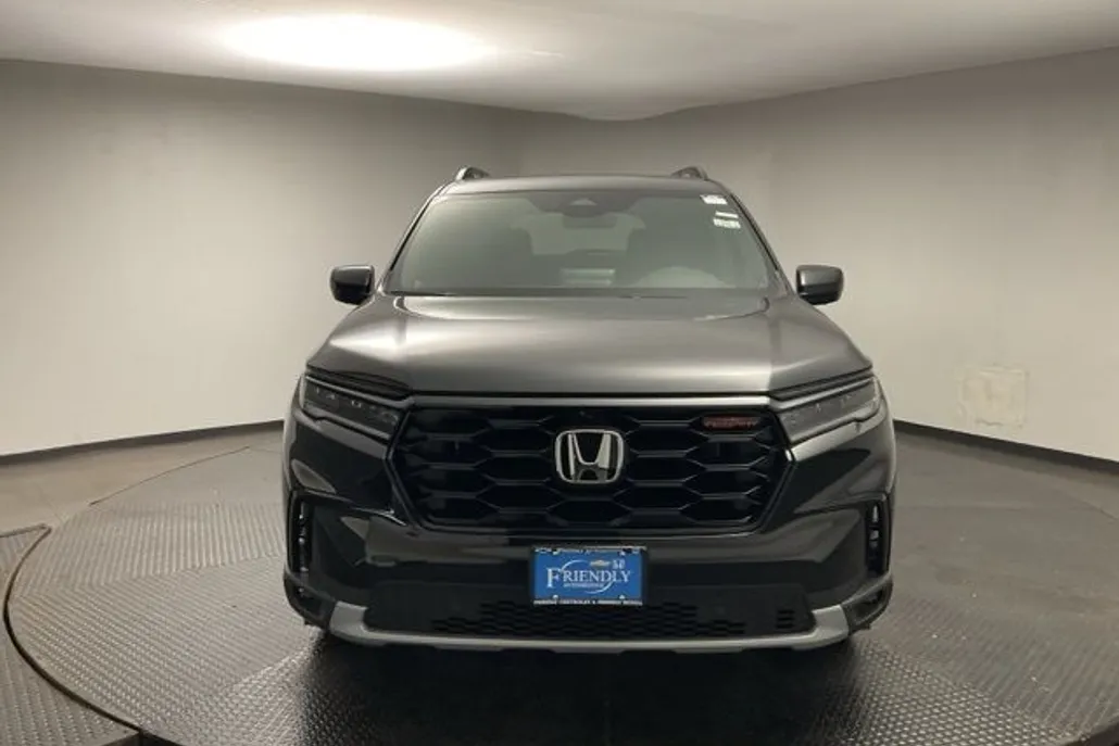 2025 Honda Pilot TrailSport photo 1