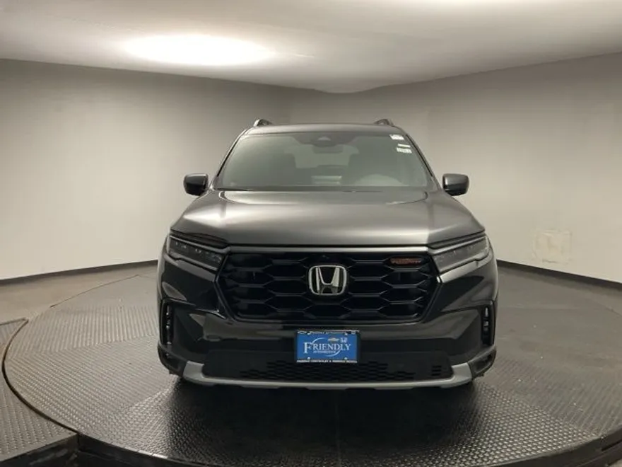 2025 Honda Pilot TrailSport photo 1