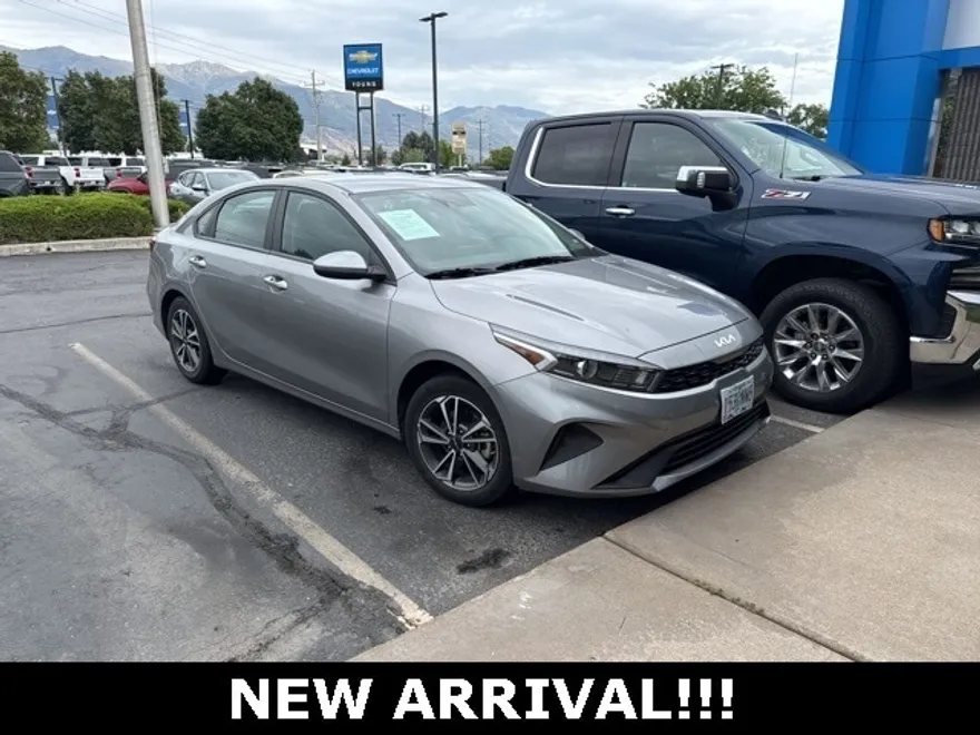 2023 Kia Forte LXS photo 1