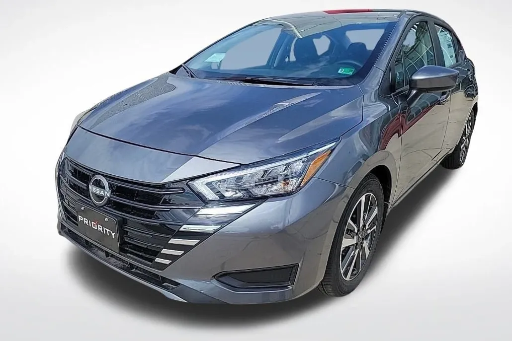 2025 Nissan Versa SV photo 1
