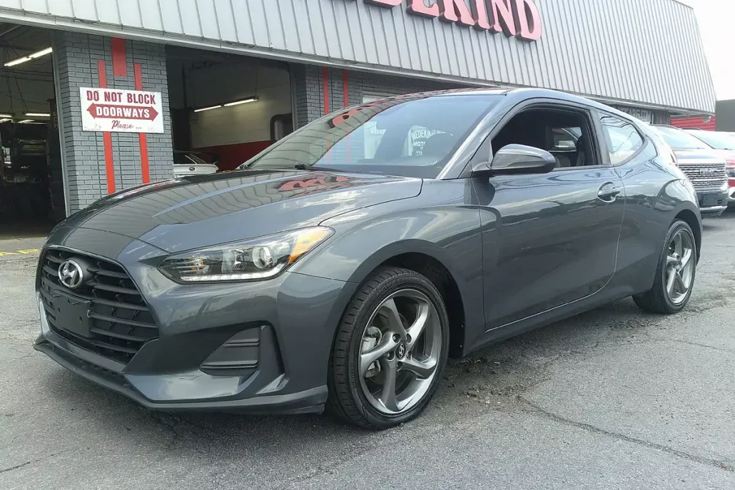 2020 Hyundai Veloster 2.0L Premium photo 1