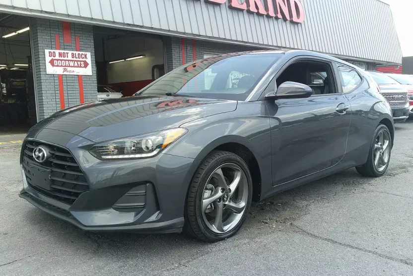 2020 Hyundai Veloster 2.0L Premium photo 1