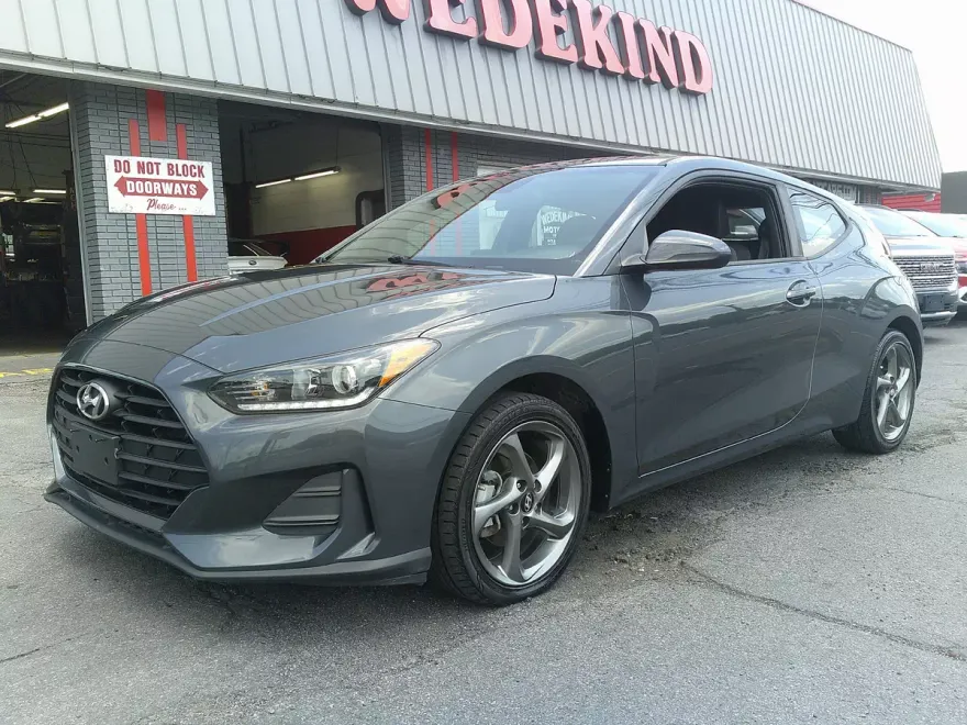 2020 Hyundai Veloster 2.0L Premium photo 1