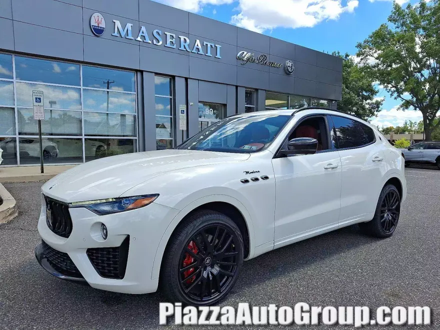 2022 Maserati Levante Modena photo 1