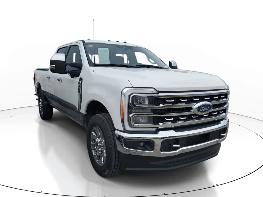 2023 Ford F-250 Lariat photo 1