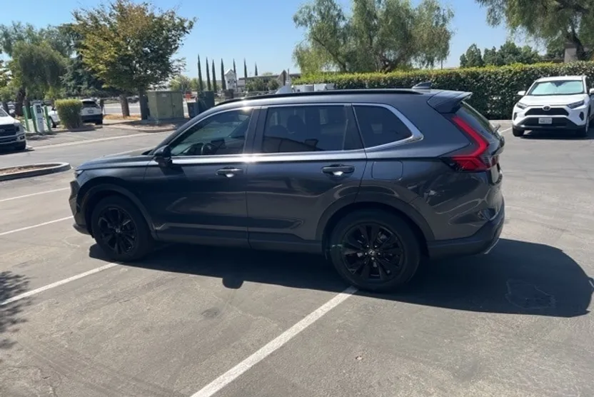 2023 Honda CR-V Hybrid Sport Touring photo 1