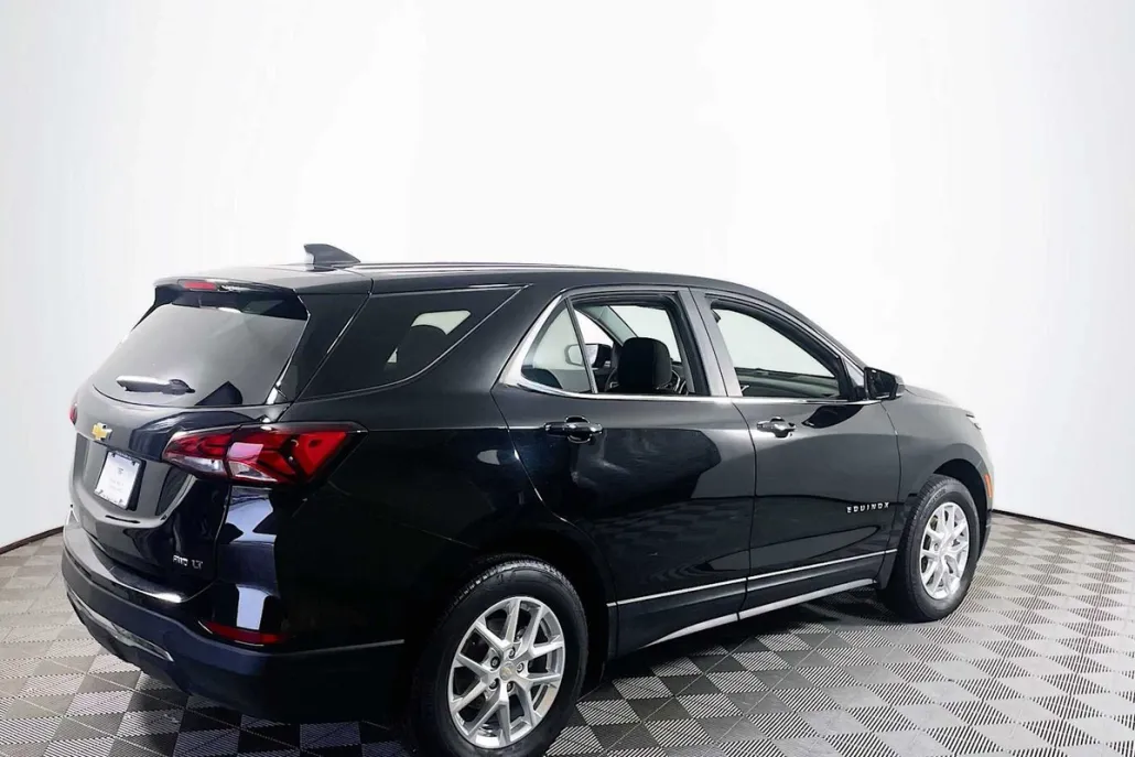 2022 Chevrolet Equinox LT photo 1