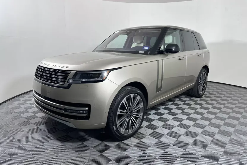2023 Land Rover Range Rover SE photo 1