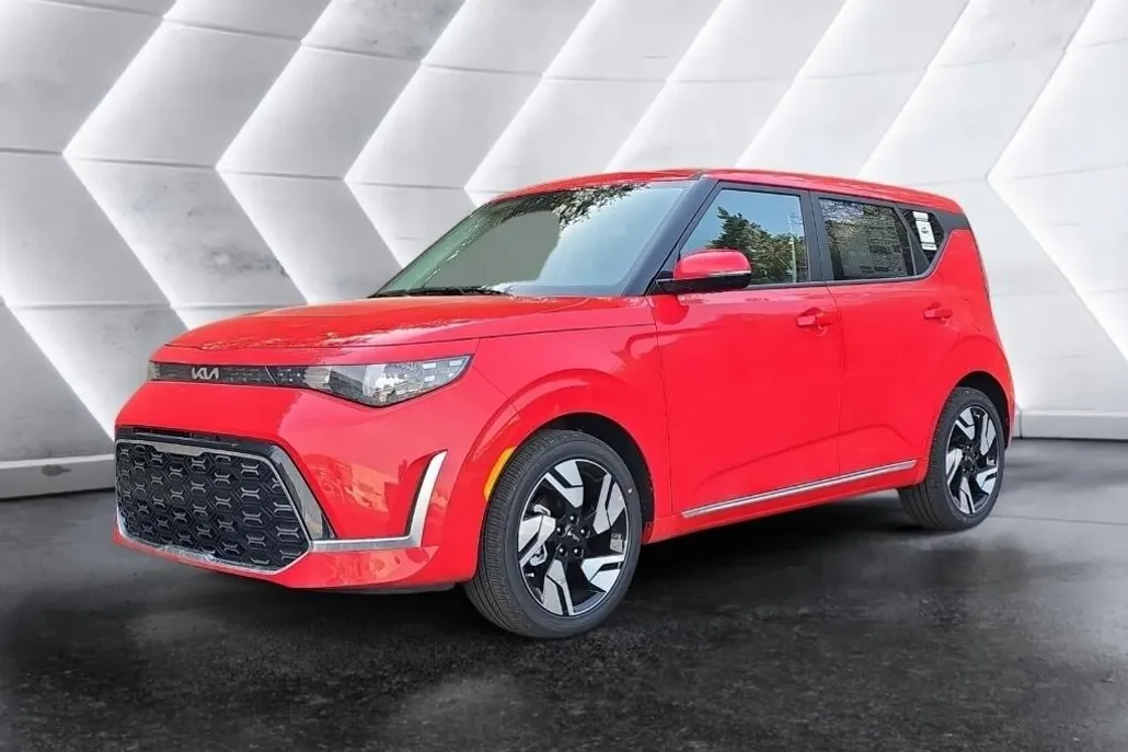 2025 Kia Soul GT-Line photo 1