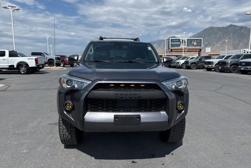 2022 Toyota 4Runner SR5 Premium photo 1