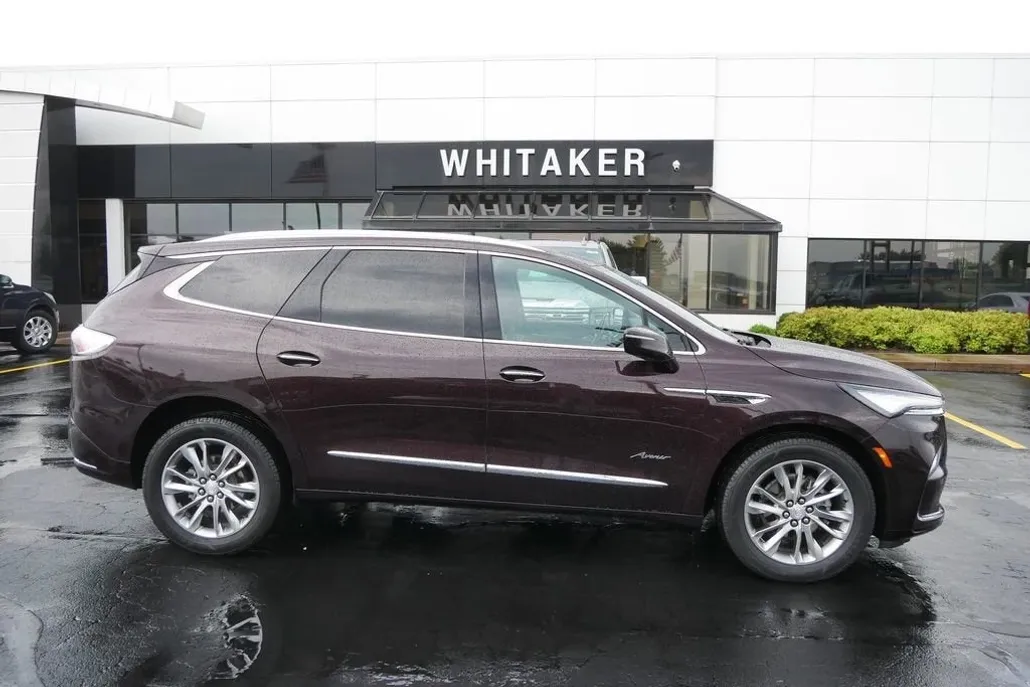 2022 Buick Enclave Avenir photo 1