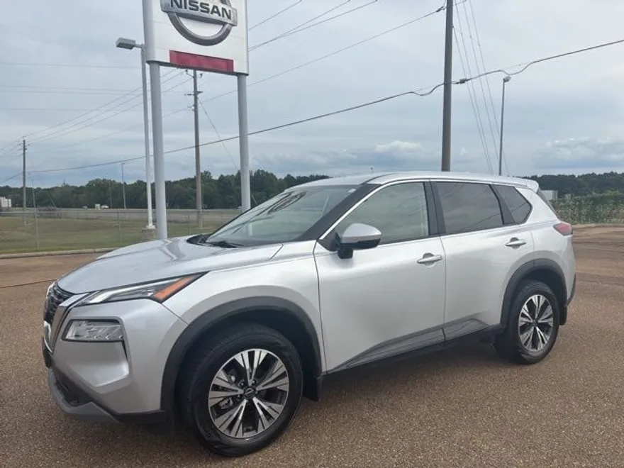 2023 Nissan Rogue SV photo 1