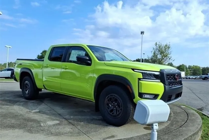 2026 Nissan Frontier Crew Cab PRO-4X photo 1