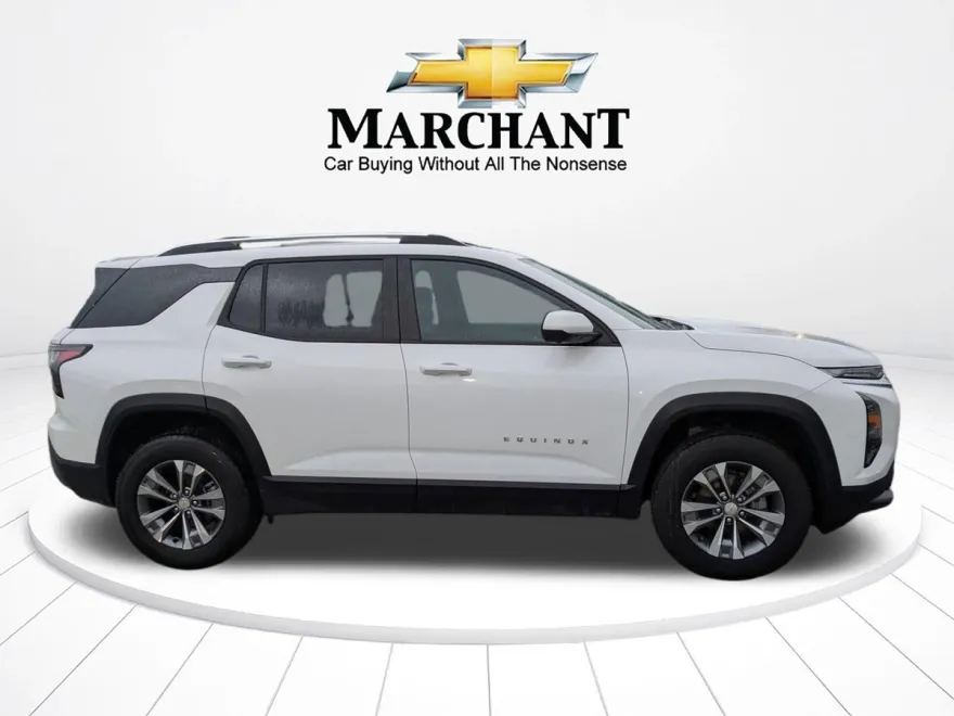 2025 Chevrolet Equinox LT photo 1