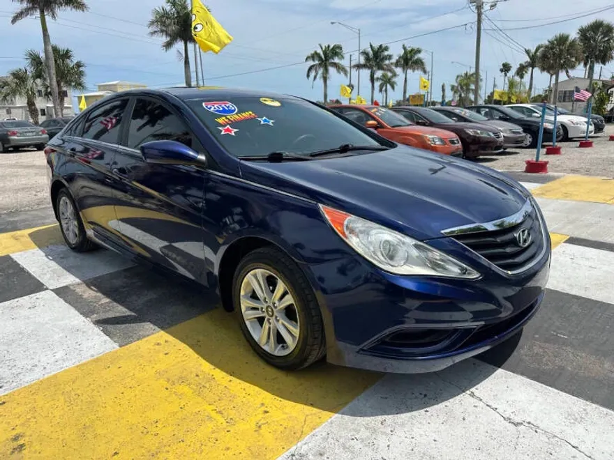 2013 Hyundai Sonata GLS photo 1