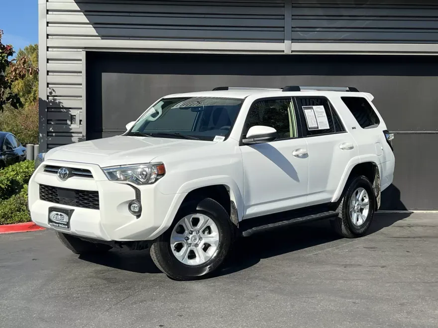 2024 Toyota 4Runner SR5 4WD photo 1