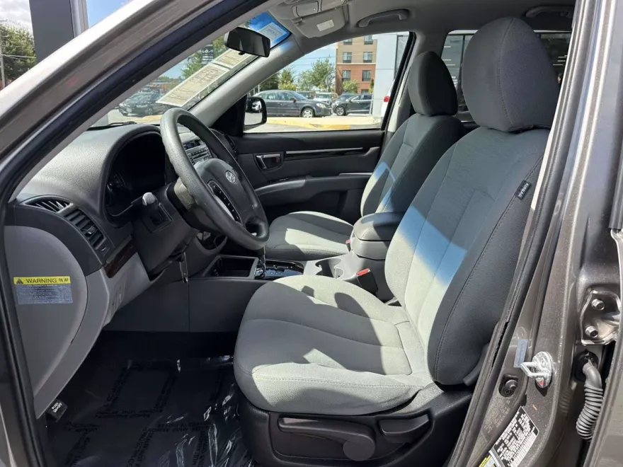 2012 Hyundai Santa Fe GLS Sport photo 1