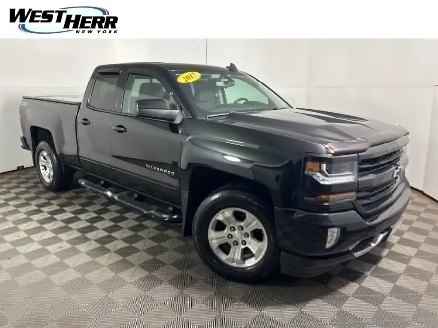 2017 Chevrolet Silverado 1500 LT2 photo 1