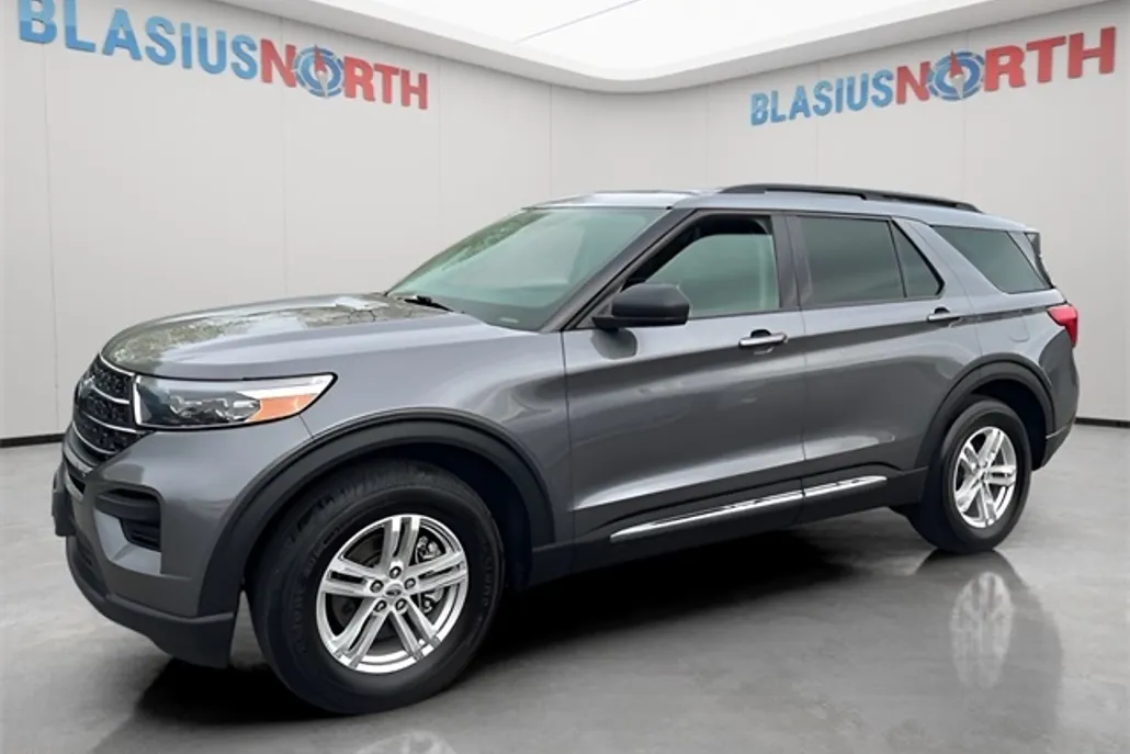 2022 Ford Explorer XLT photo 1