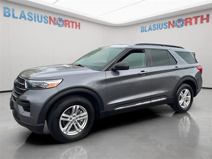 2022 Ford Explorer XLT photo 1