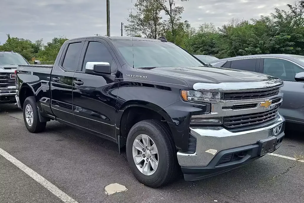 2019 Chevrolet Silverado 1500 LT photo 1