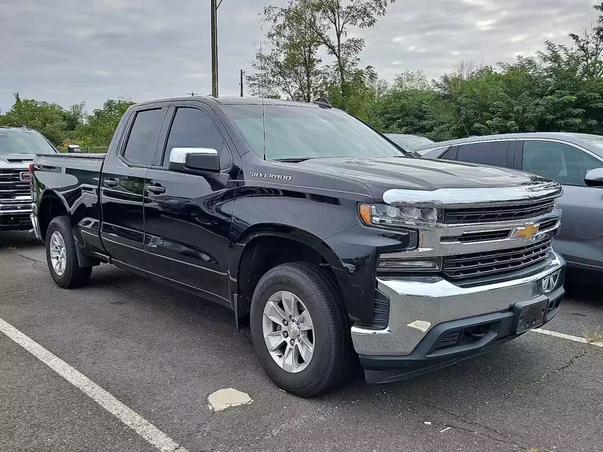 2019 Chevrolet Silverado 1500 LT photo 1