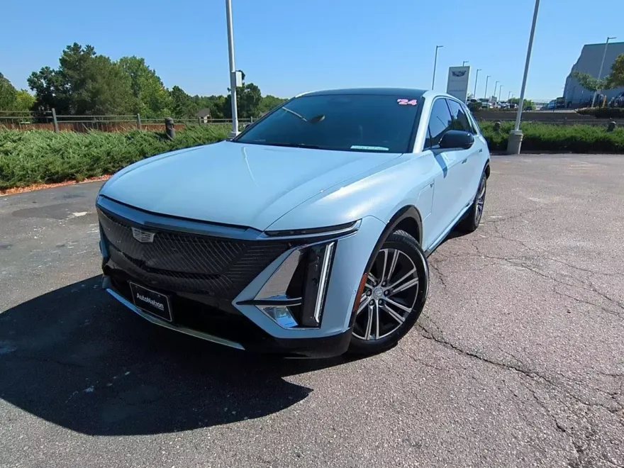 2024 Cadillac Lyriq Luxury photo 1