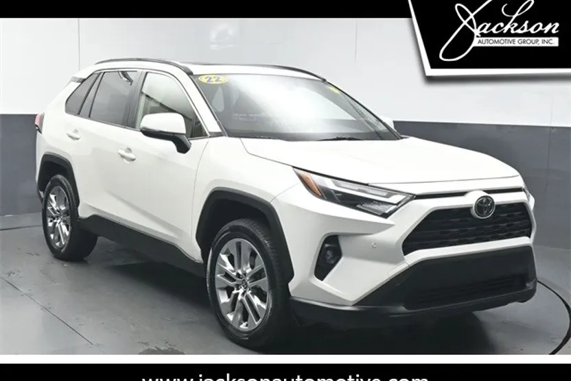 2022 Toyota RAV4 XLE Premium photo 1