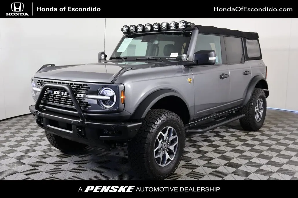 2022 Ford Bronco Badlands photo 1