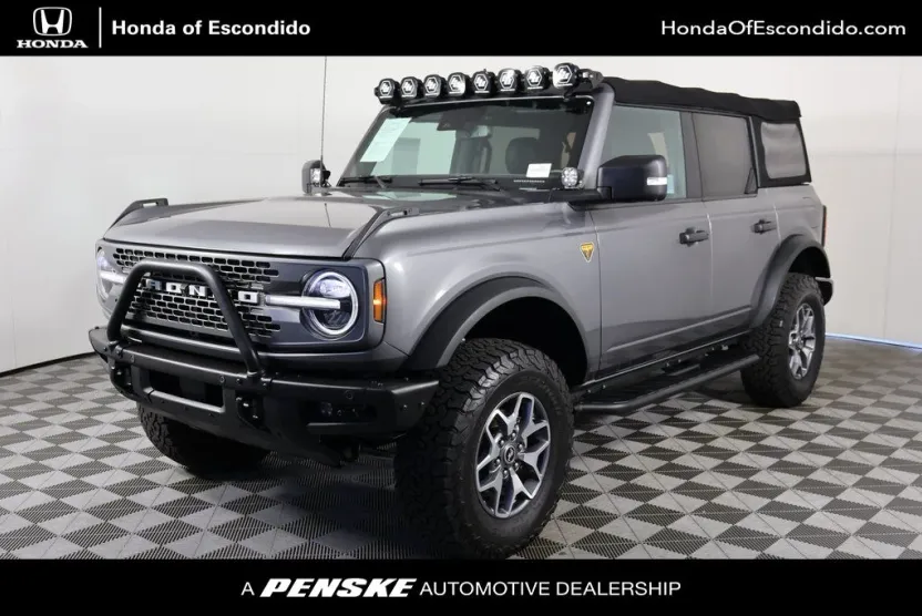 2022 Ford Bronco Badlands photo 1