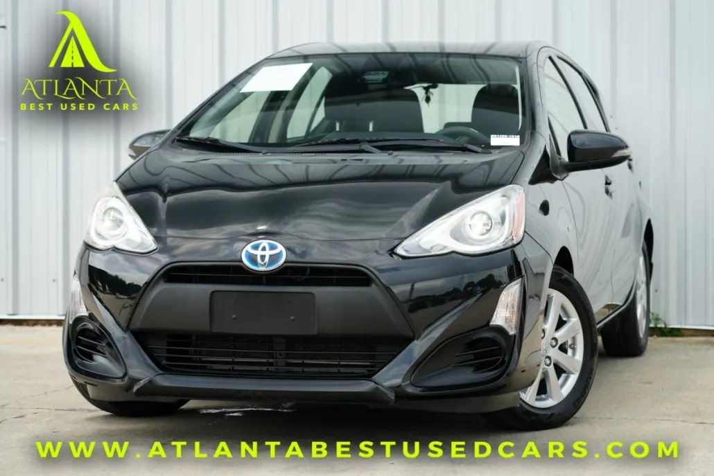2017 Toyota Prius C Three photo 1