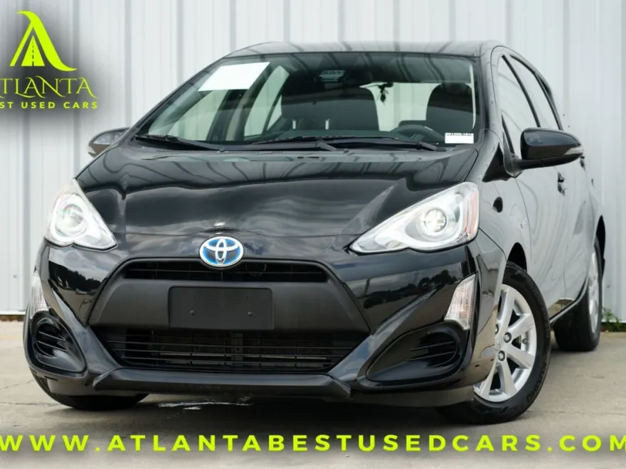 2017 Toyota Prius C Three photo 1