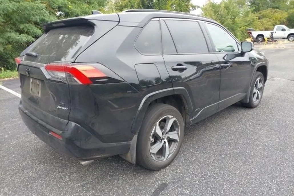 2025 Toyota RAV4 Hybrid SE photo 1