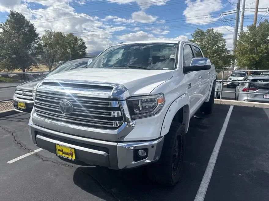 2019 Toyota Tundra Platinum Grade photo 1