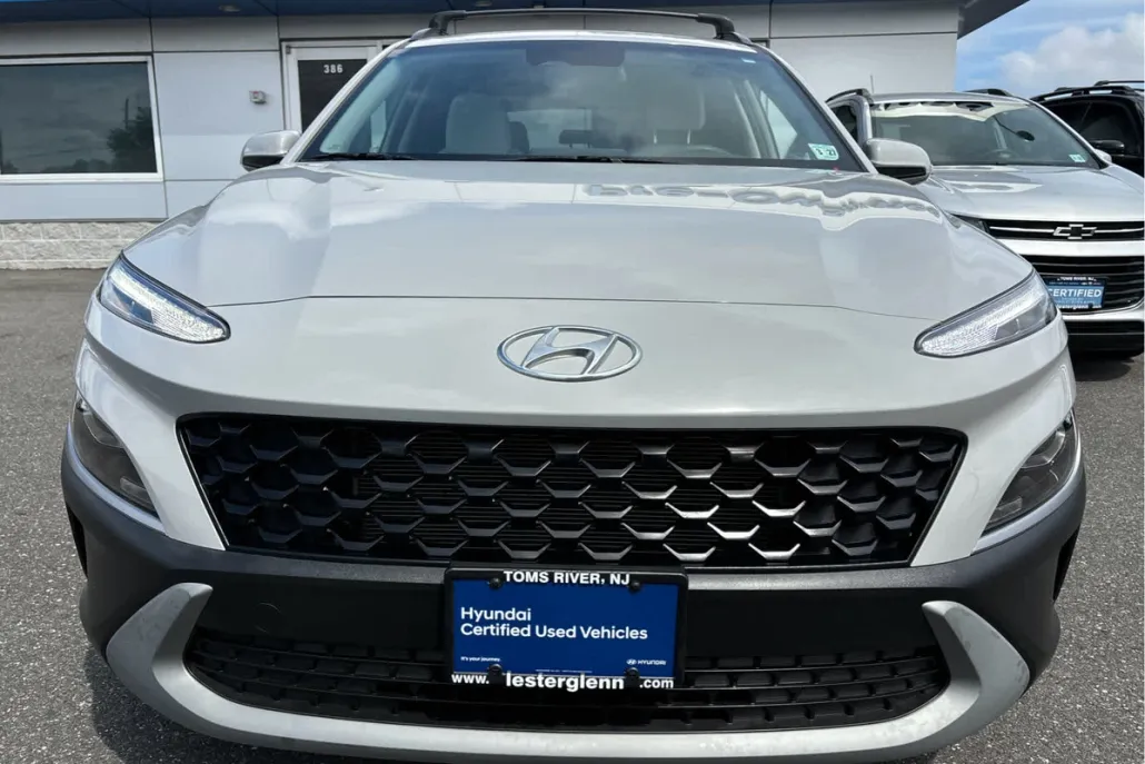 2022 Hyundai Kona SEL photo 1