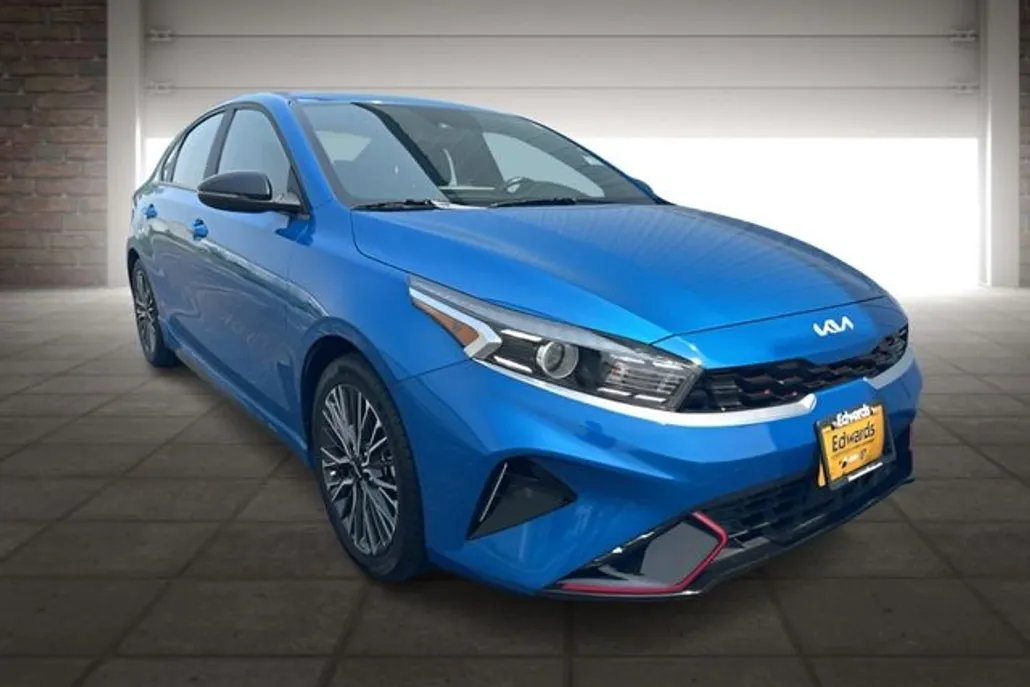 2024 Kia Forte GT-Line photo 1