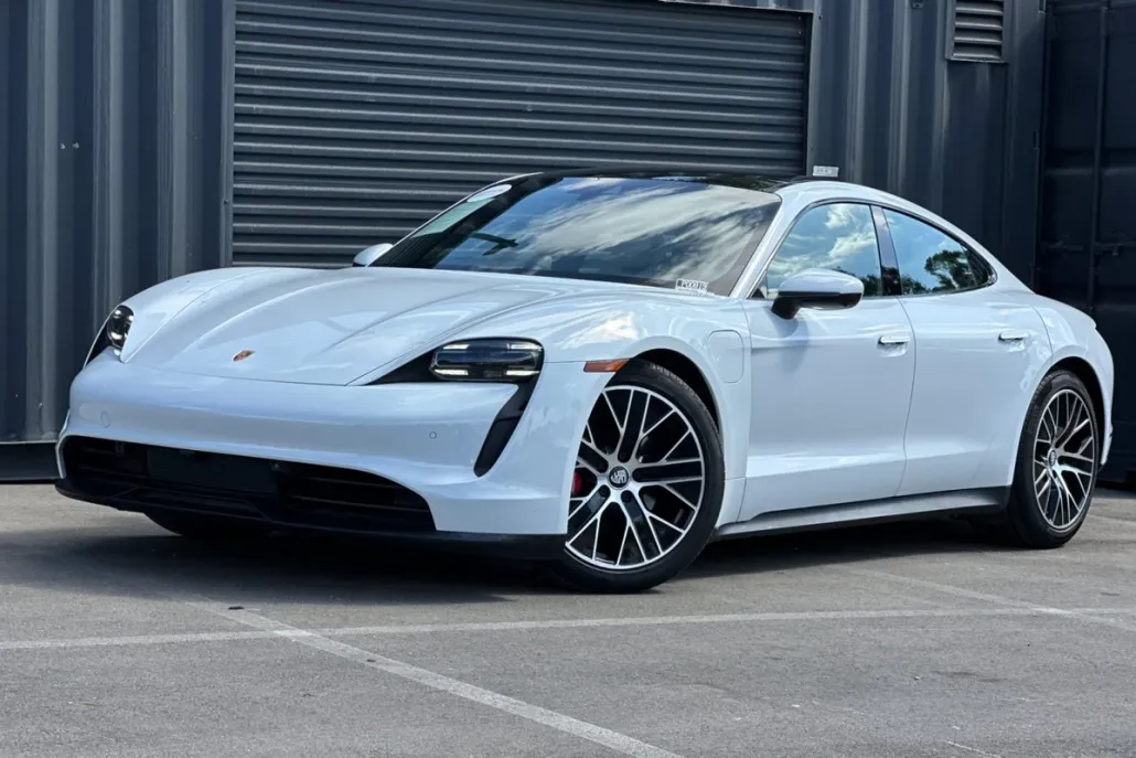 2022 Porsche Taycan 4S photo 1
